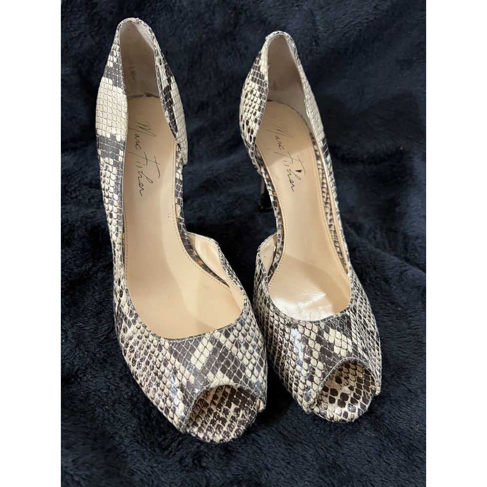 Marc‎ Fisher snake skin Peep Toe heels size 8.5 M